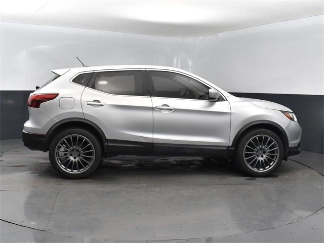 2018 Nissan Rogue Sport 2018.5 FWD S - 22945184 - 28