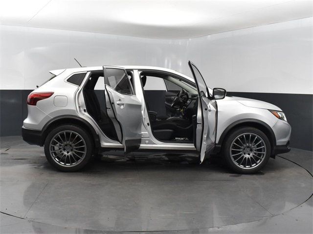 2018 Nissan Rogue Sport 2018.5 FWD S - 22945184 - 32