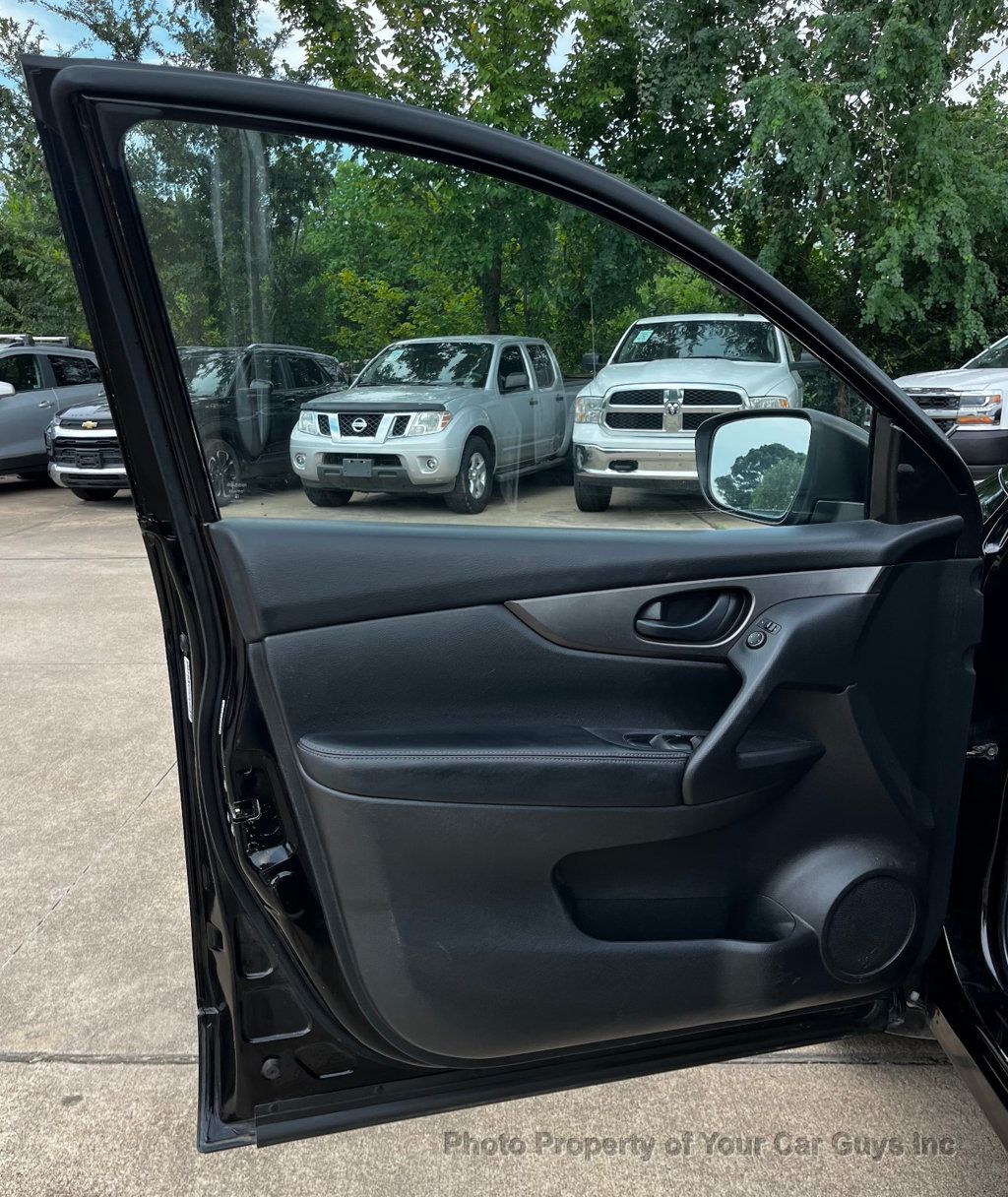 2018 Nissan Rogue Sport AWD S - 23079315 - 21