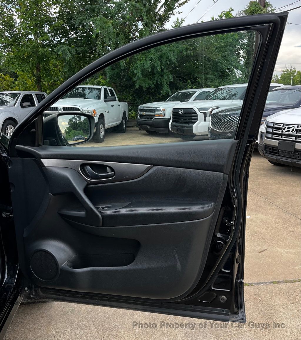 2018 Nissan Rogue Sport AWD S - 23079315 - 22