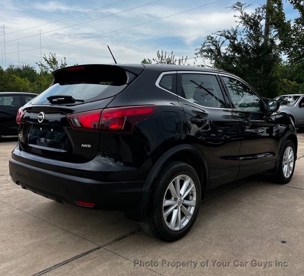 2018 Nissan Rogue Sport AWD S - 23079315 - 5