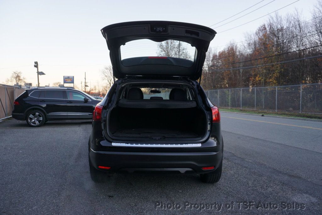 2018 Nissan Rogue Sport AWD SV - 22947571 - 34