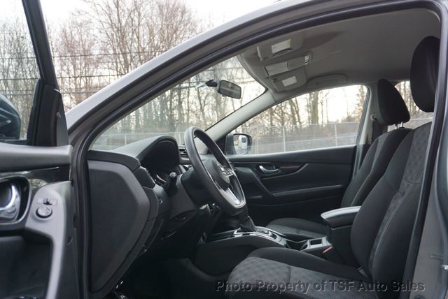 2018 Nissan Rogue Sport AWD SV - 22997436 - 11