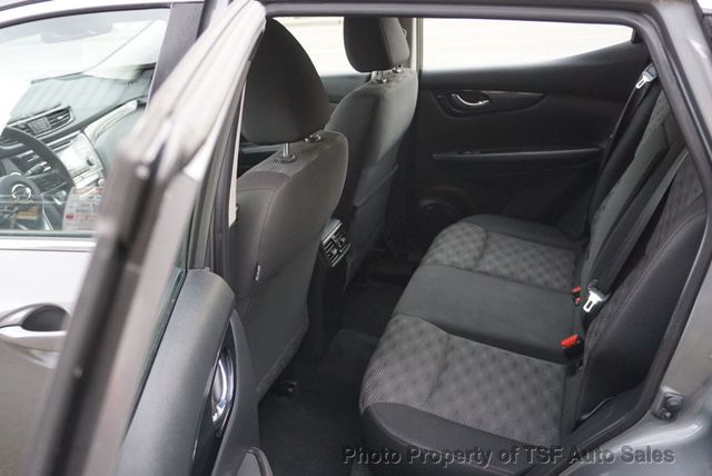 2018 Nissan Rogue Sport AWD SV - 22997436 - 17