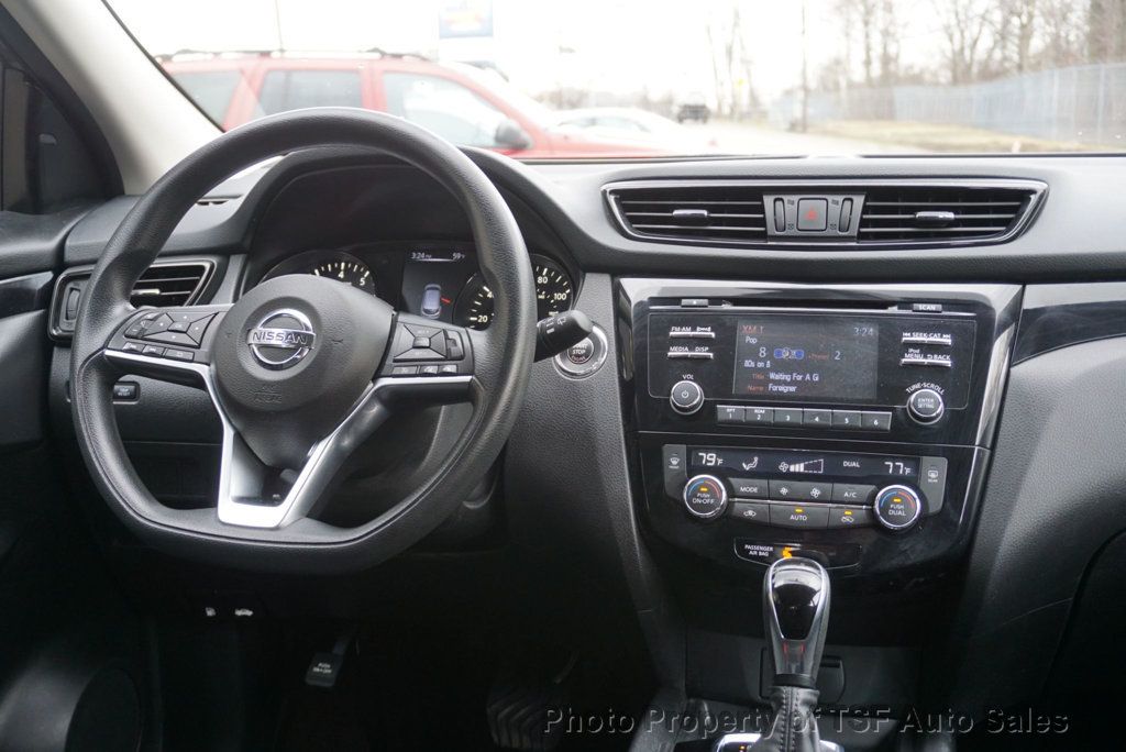 2018 Nissan Rogue Sport AWD SV - 22997436 - 19