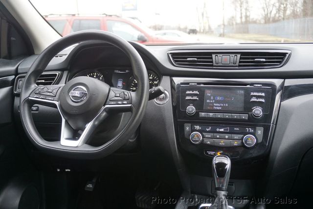 2018 Nissan Rogue Sport AWD SV - 22997436 - 19