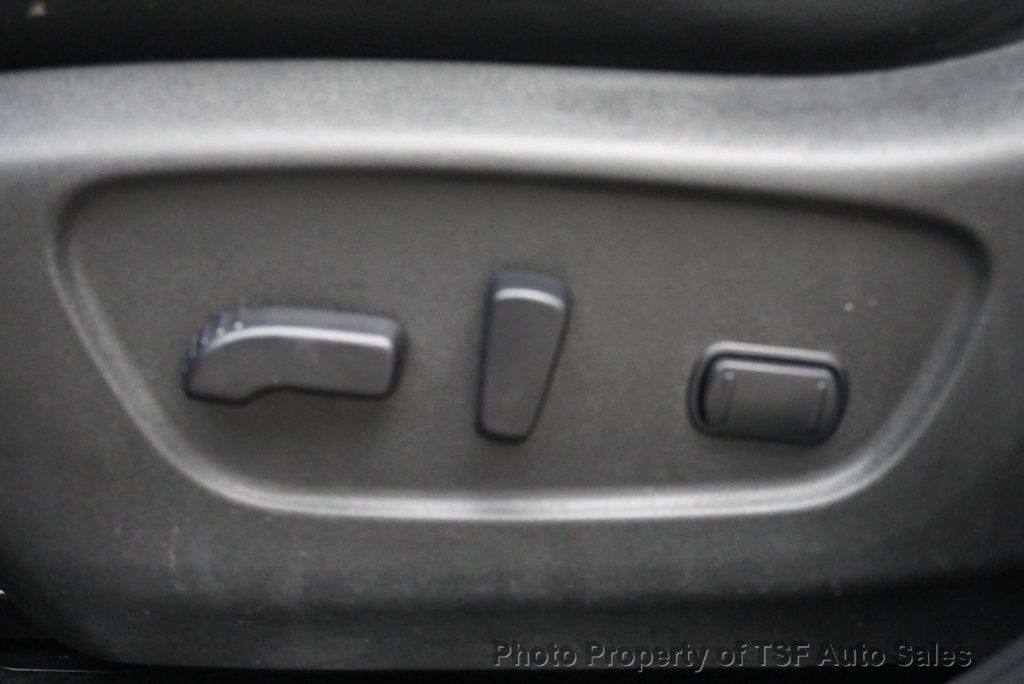 2018 Nissan Rogue Sport AWD SV - 22997436 - 31