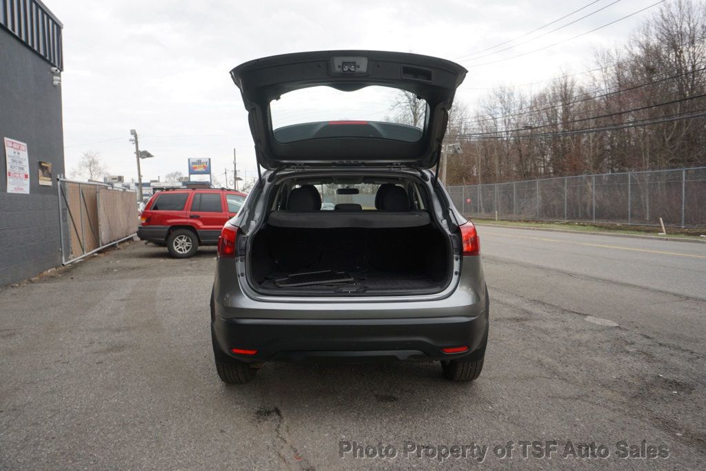 2018 Nissan Rogue Sport AWD SV - 22997436 - 33