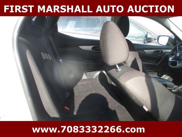 2018 Nissan Rogue Sport FWD S - 22977976 - 4