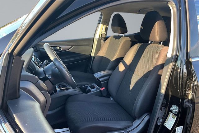 2018 Nissan Rogue Sport S - 23092304 - 9