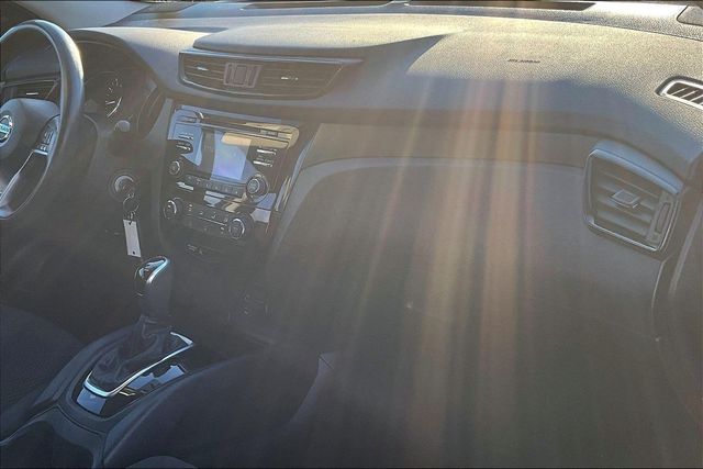 2018 Nissan Rogue Sport S - 23092304 - 11