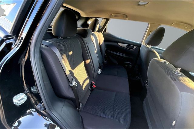 2018 Nissan Rogue Sport S - 23092304 - 13