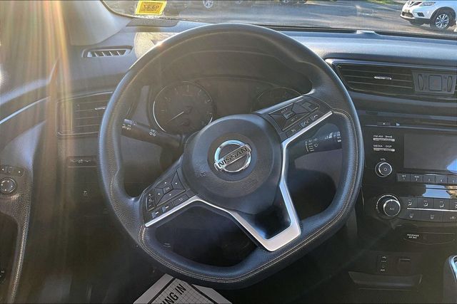 2018 Nissan Rogue Sport S - 23092304 - 19