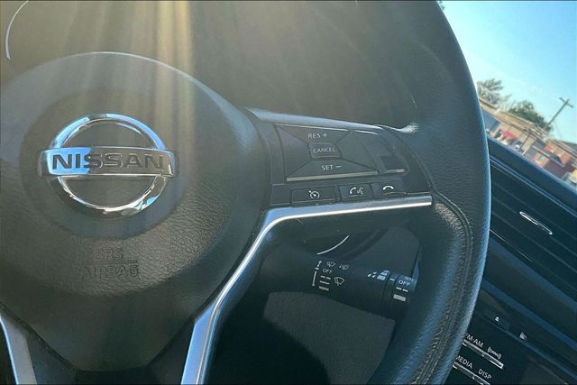 2018 Nissan Rogue Sport S - 23092304 - 21