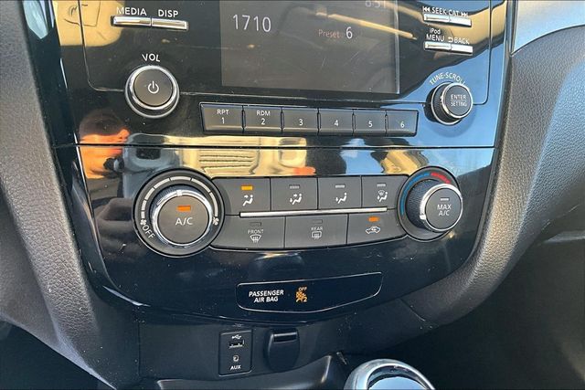 2018 Nissan Rogue Sport S - 23092304 - 24