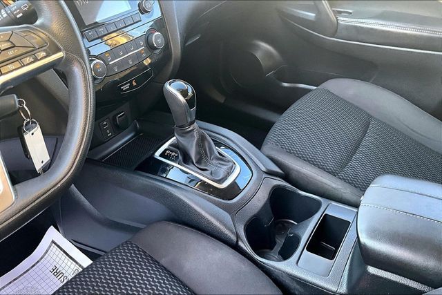 2018 Nissan Rogue Sport S - 23092304 - 28