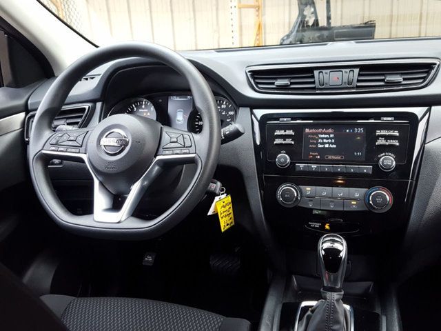 2018 Nissan Rogue Sport S AWD Appearence Package w/Alloy Wheels - 18047353 - 10