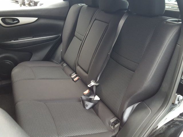 2018 Nissan Rogue Sport S AWD Appearence Package w/Alloy Wheels - 18047353 - 14