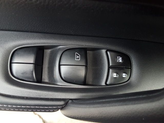 2018 Nissan Rogue Sport S AWD Appearence Package w/Alloy Wheels - 18047353 - 17