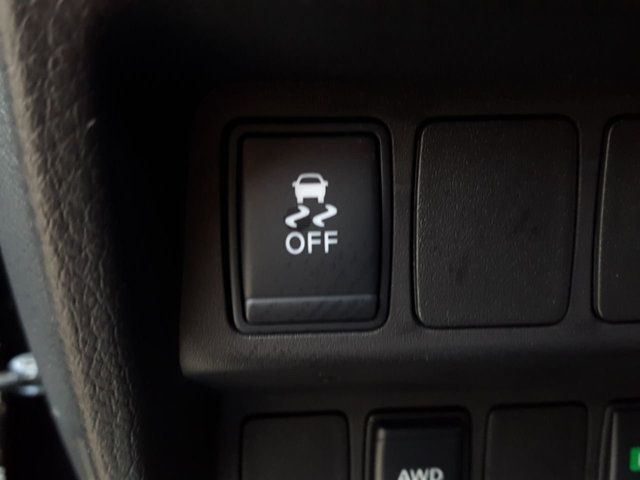 2018 Nissan Rogue Sport S AWD Appearence Package w/Alloy Wheels - 18047353 - 19