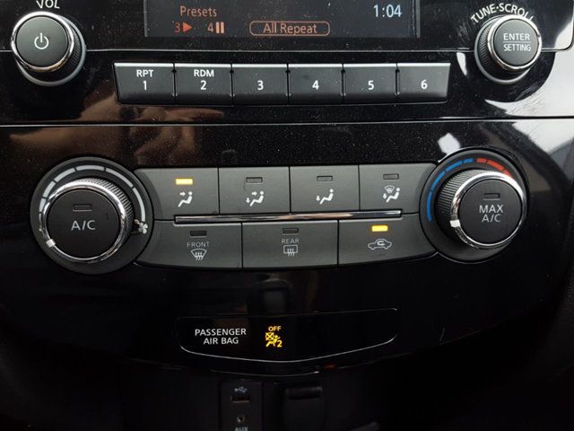 2018 Nissan Rogue Sport S AWD Appearence Package w/Alloy Wheels - 18047353 - 23