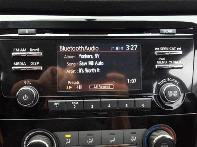 2018 Nissan Rogue Sport S AWD Appearence Package w/Alloy Wheels - 18047353 - 24