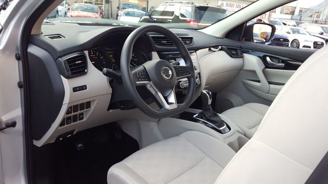 2018 Nissan Rogue Sport SV AWD - 18047558 - 9