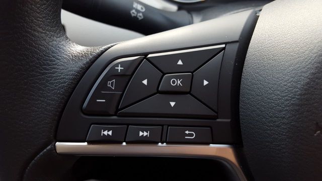 2018 Nissan Rogue Sport SV AWD - 18047558 - 14