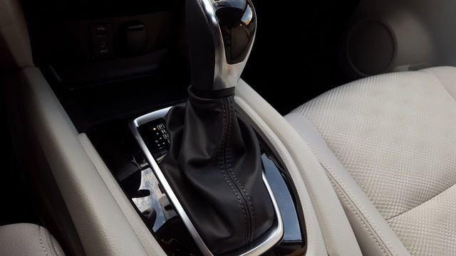 2018 Nissan Rogue Sport SV AWD - 18047558 - 16