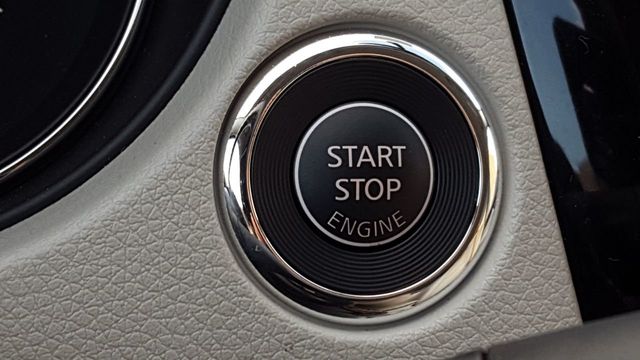 2018 Nissan Rogue Sport SV AWD - 18047558 - 19