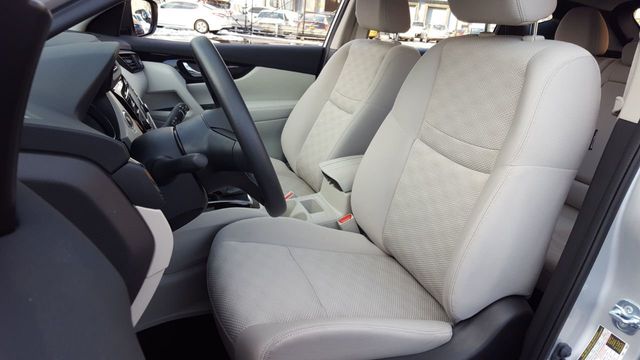 2018 Nissan Rogue Sport SV AWD - 18047558 - 8