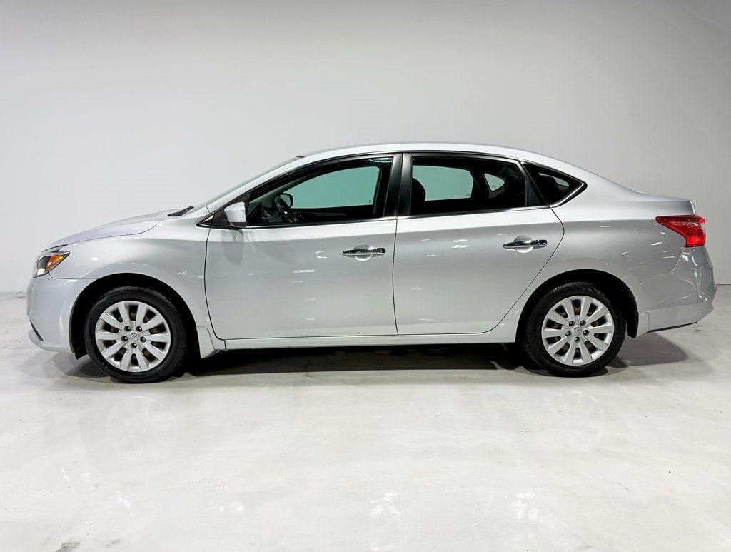 2018 Nissan Sentra photo 4