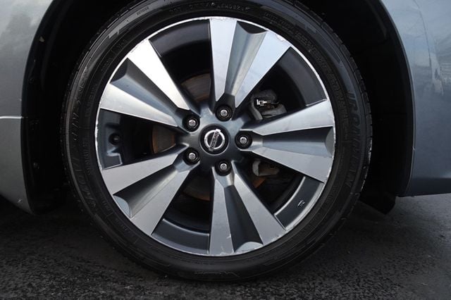 2018 Nissan Sentra SL CVT - 22933515 - 9