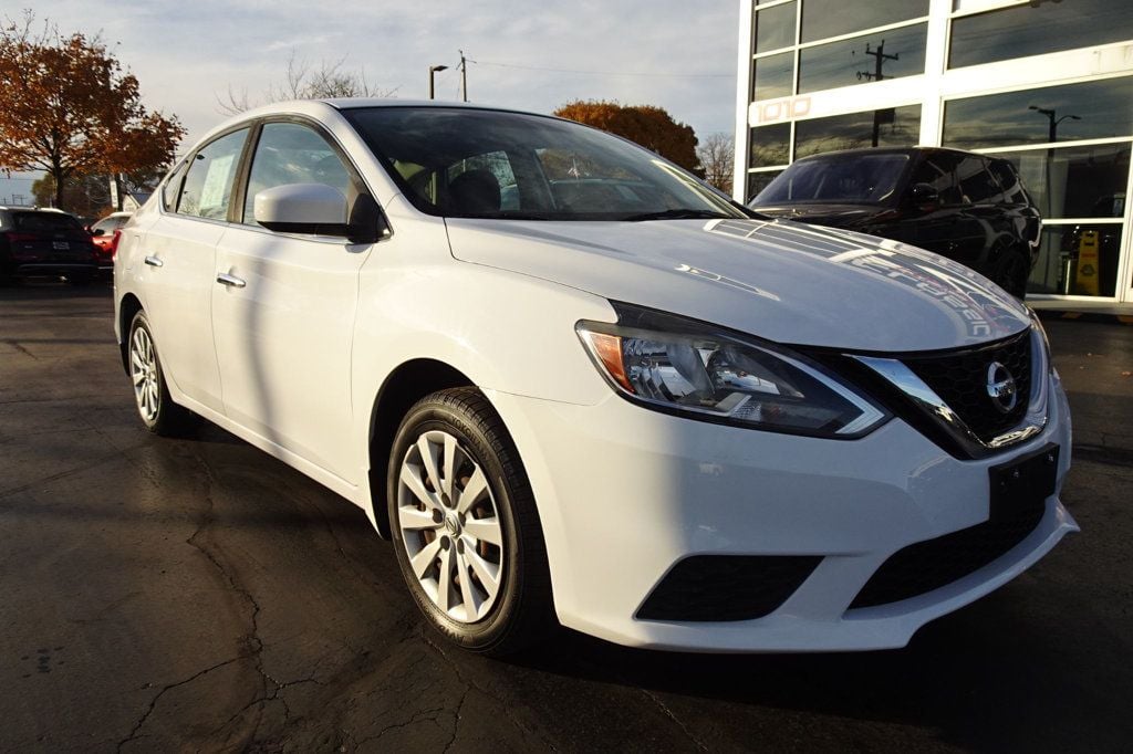 2018 Nissan Sentra photo 2
