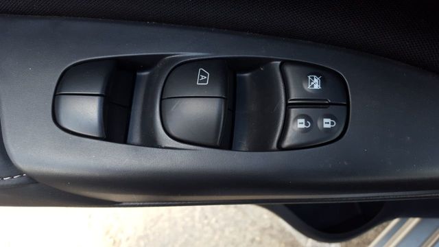 2018 Nissan Sentra SV - 18043405 - 16