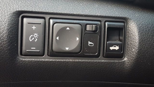 2018 Nissan Sentra SV - 18043405 - 17