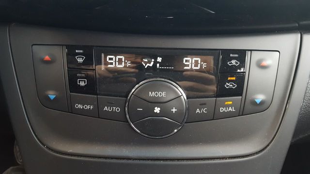 2018 Nissan Sentra SV - 18043405 - 22