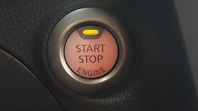 2018 Nissan Sentra SV - 18043405 - 25