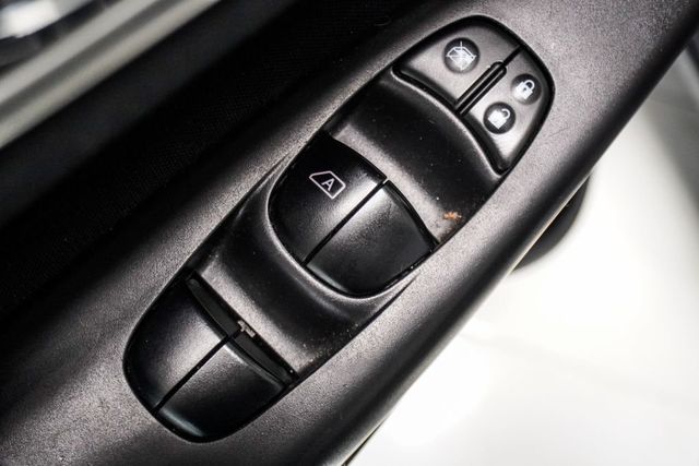 2018 Nissan Sentra SV CVT - 22995825 - 31