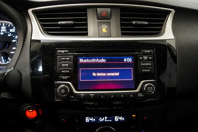 2018 Nissan Sentra SV CVT - 22995825 - 32