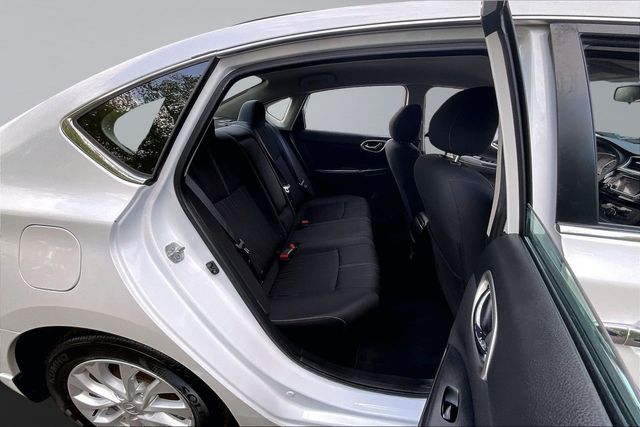 2018 Nissan Sentra SV CVT - 23014420 - 14