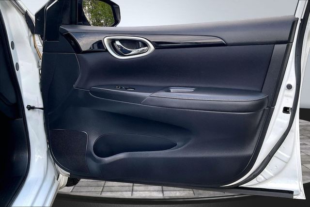 2018 Nissan Sentra SV CVT - 23014420 - 16