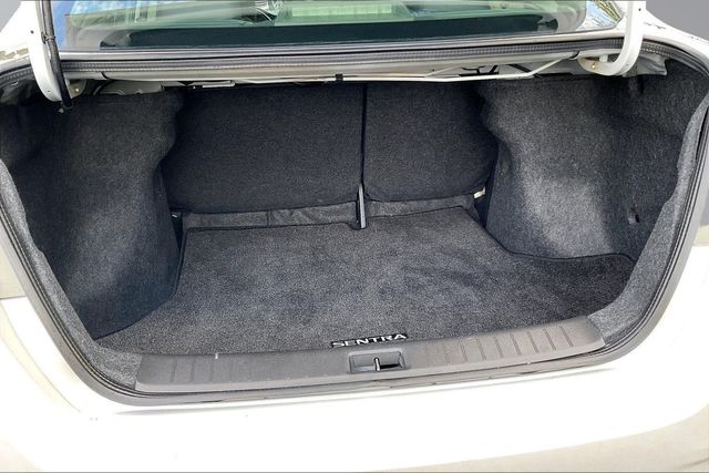 2018 Nissan Sentra SV CVT - 23014420 - 35