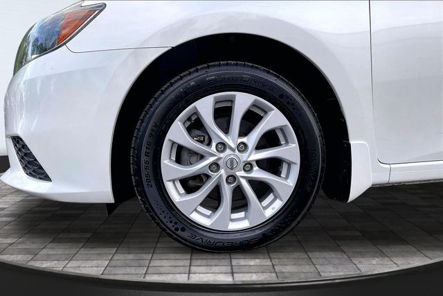 2018 Nissan Sentra SV CVT - 23014420 - 36