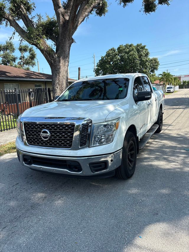 2018 Nissan Titan  - 23022364 - 0