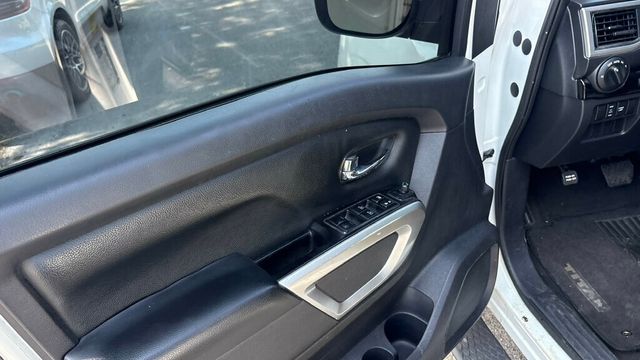 2018 Nissan Titan  - 23022364 - 9