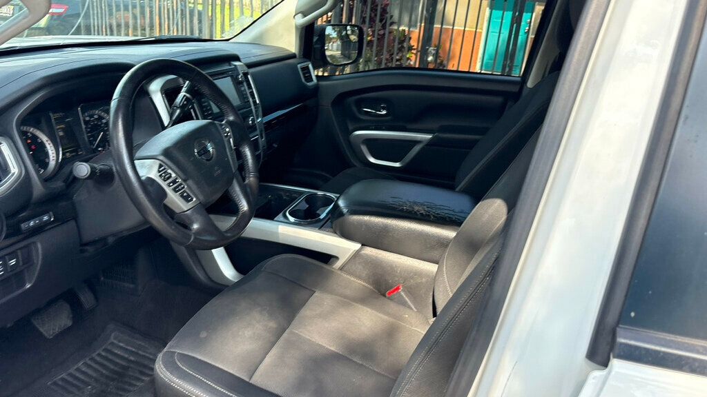 2018 Nissan Titan  - 23022364 - 11
