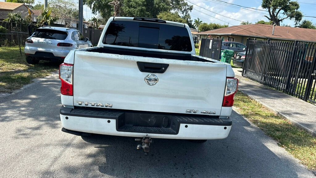 2018 Nissan Titan  - 23022364 - 3