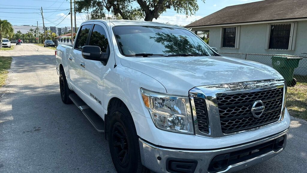 2018 Nissan Titan  - 23022364 - 4
