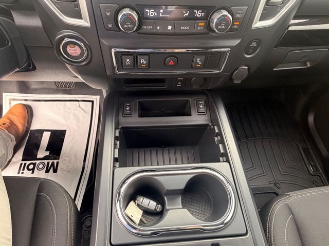 2018 Nissan Titan 4x2 Crew Cab SV - 23096790 - 11